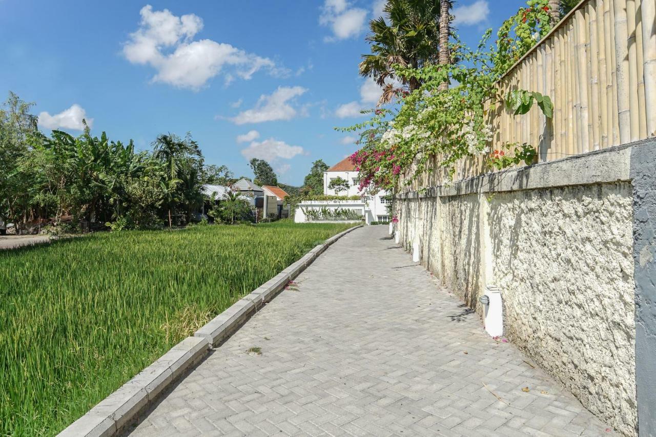 Umalas Suites Seminyak Exterior foto